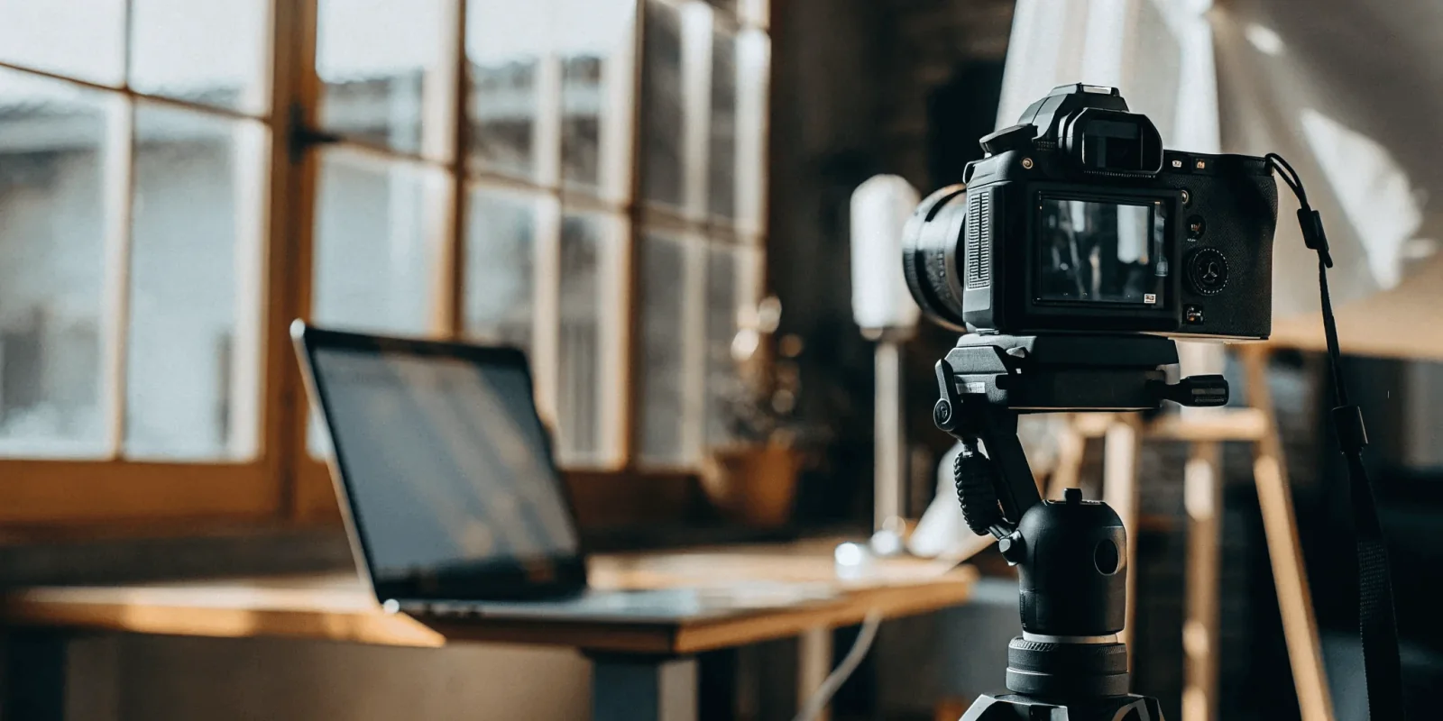 6 Best LinkedIn AI Photo Generators for a Pro Headshot